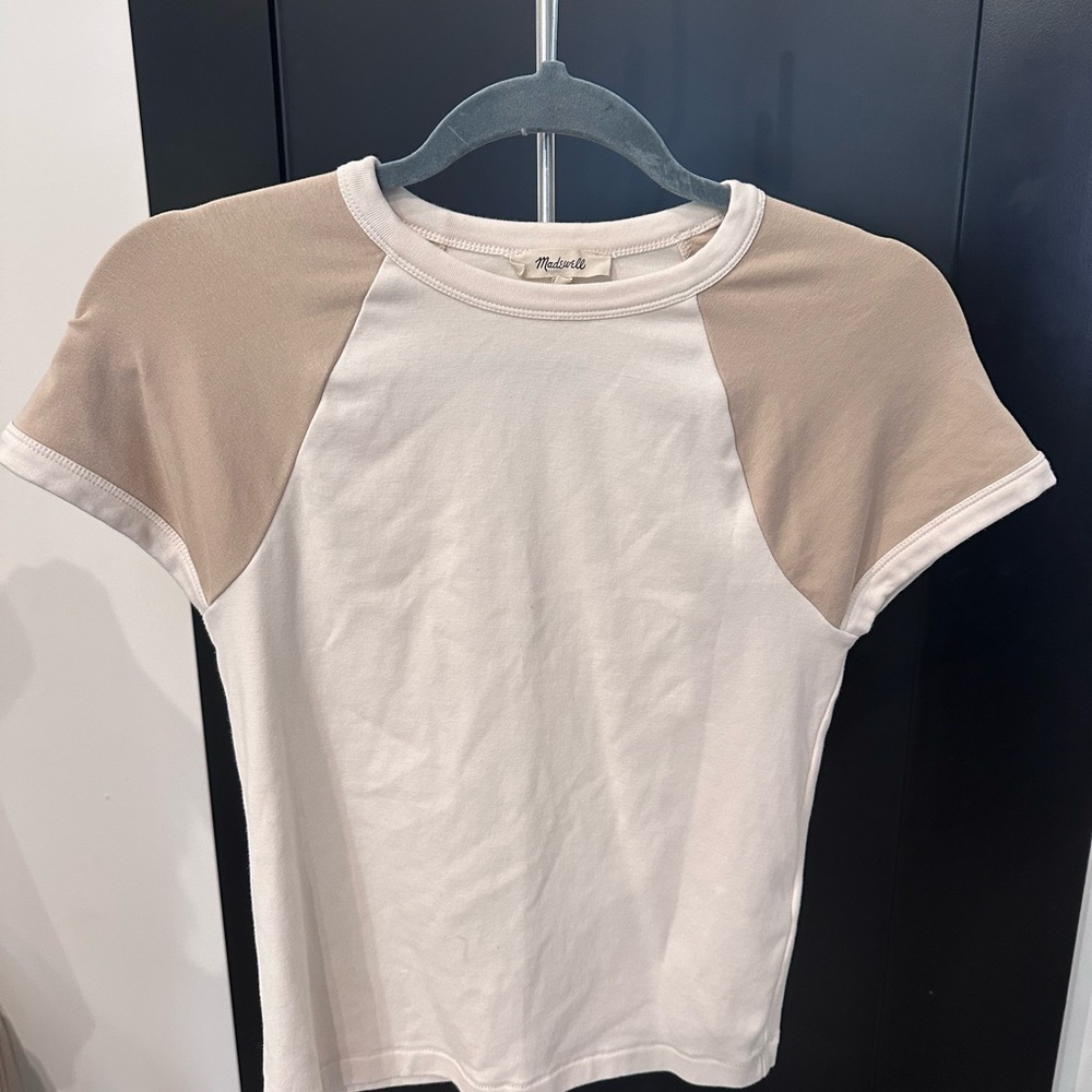 Madewell Women’s Cream and Tan Raglan Tee